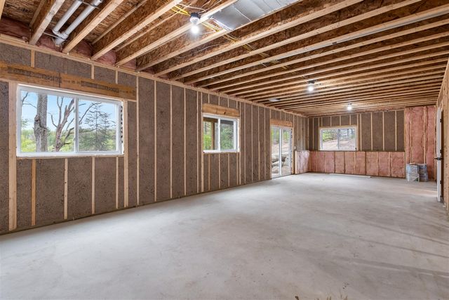 12165 Pine Meadows Drive, Wayland, MI 49348