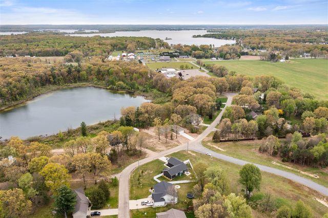 12165 Pine Meadows Drive, Wayland, MI 49348