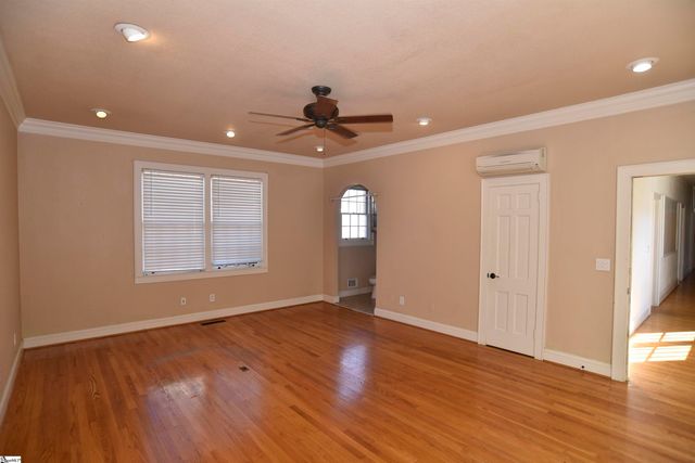 308 W Poinsett Street, Greer, SC 29650