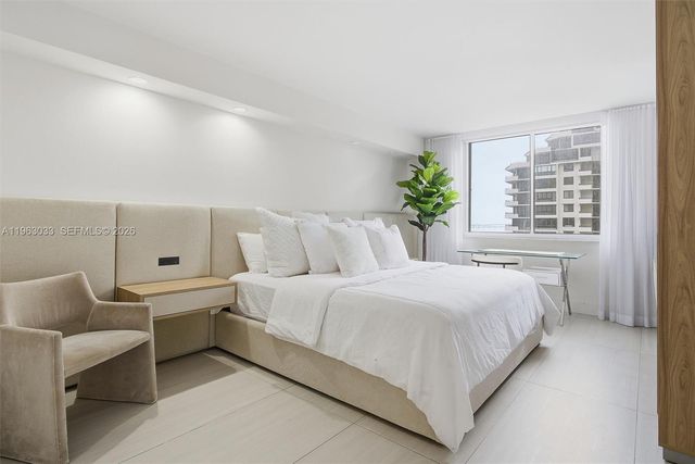 540 Brickell Key Dr 823, Miami, FL 33131