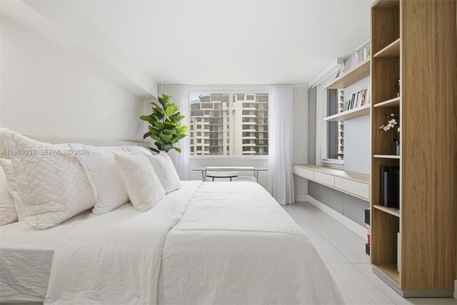 540 Brickell Key Dr 823, Miami, FL 33131