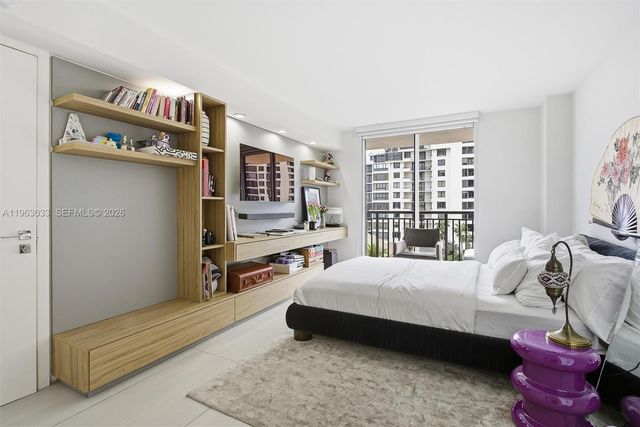 540 Brickell Key Dr 823, Miami, FL 33131