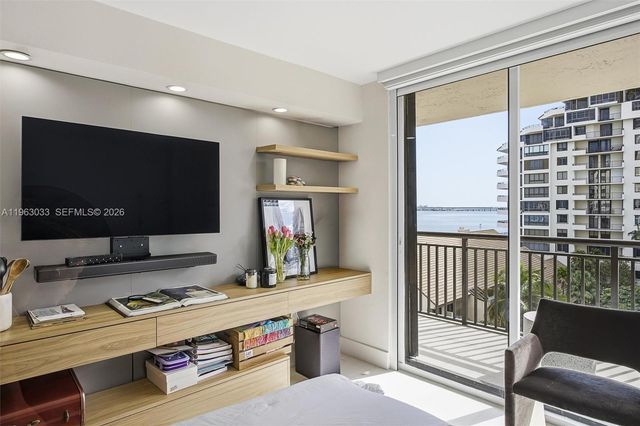 540 Brickell Key Dr 823, Miami, FL 33131