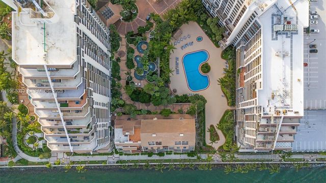 540 Brickell Key Dr 823, Miami, FL 33131