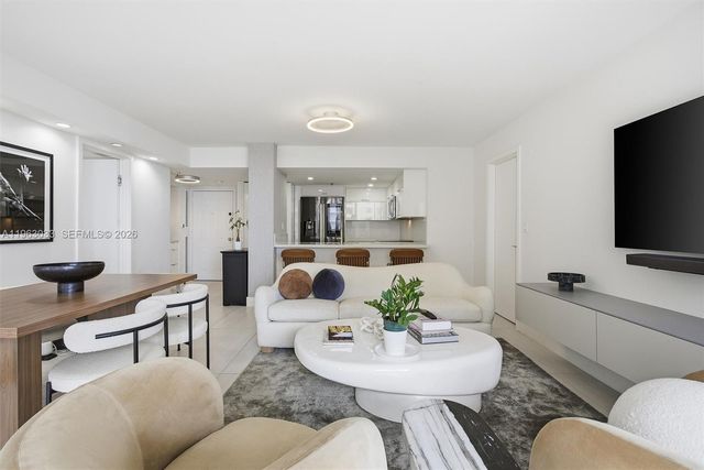 540 Brickell Key Dr 823, Miami, FL 33131