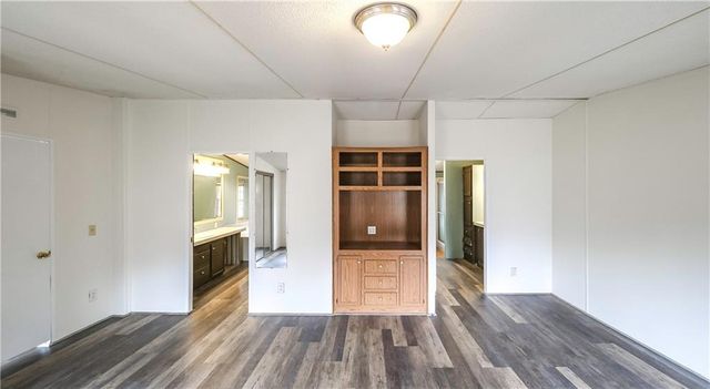 28 Dogwood NW Lane, Cartersville, GA 30121