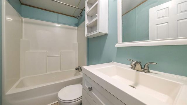 28 Dogwood NW Lane, Cartersville, GA 30121