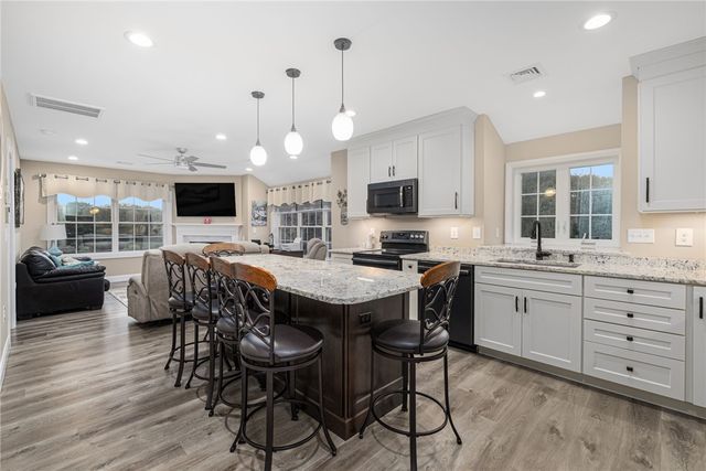 365 West Wrentham Road, Cumberland, RI 02864