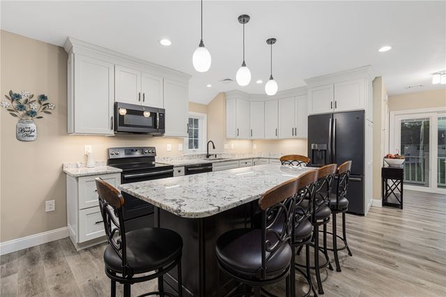 365 West Wrentham Road, Cumberland, RI 02864