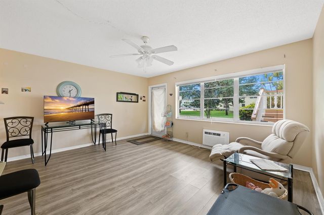 170 Canterbury H, West Palm Beach, FL 33417