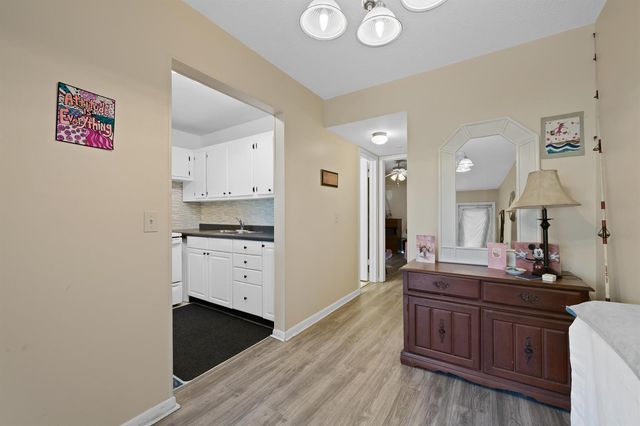 170 Canterbury H, West Palm Beach, FL 33417