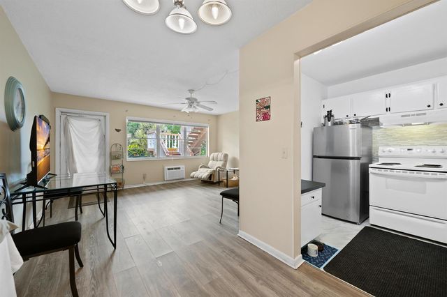 170 Canterbury H, West Palm Beach, FL 33417