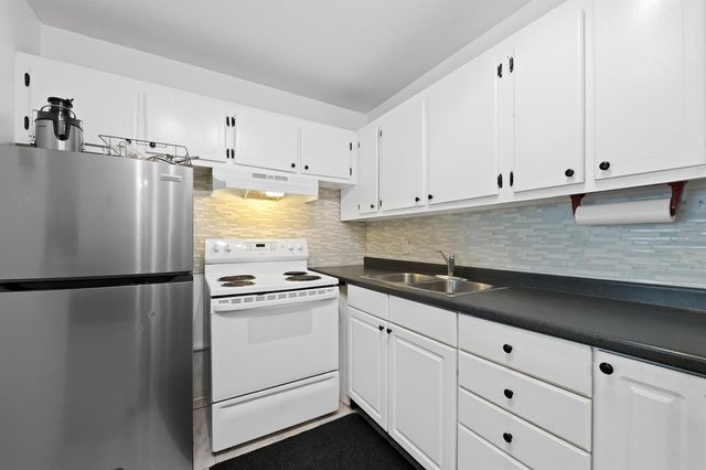 170 Canterbury H, West Palm Beach, FL 33417