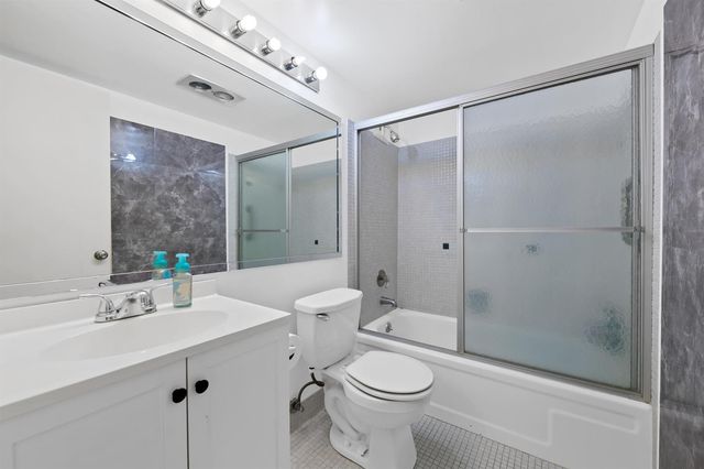 170 Canterbury H, West Palm Beach, FL 33417