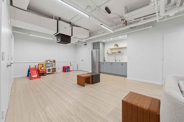 150 W End Ave Apt 4K, New York City, NY 10023