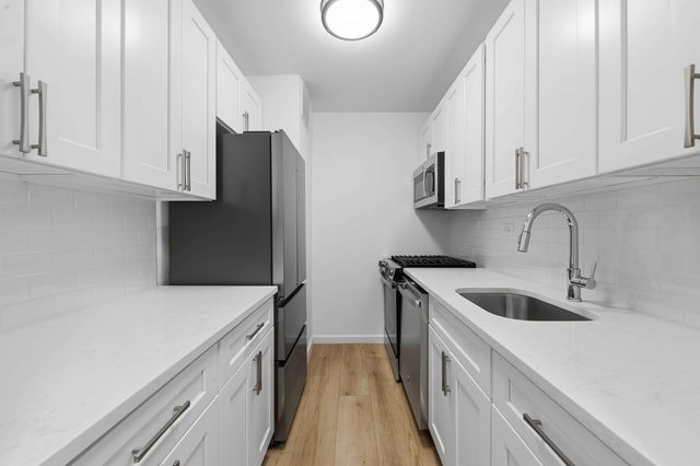 150 W End Ave Apt 4K, New York City, NY 10023