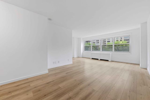 150 W End Ave Apt 4K, New York City, NY 10023