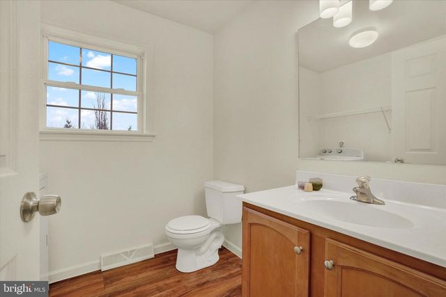 155 AUSTIN DR, Mount Wolf, PA 17347