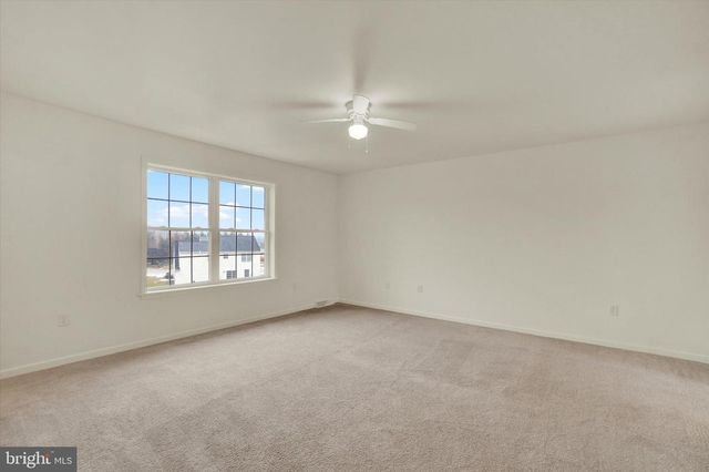 155 AUSTIN DR, Mount Wolf, PA 17347