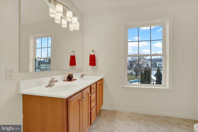 155 AUSTIN DR, Mount Wolf, PA 17347