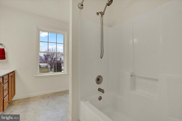 155 AUSTIN DR, Mount Wolf, PA 17347