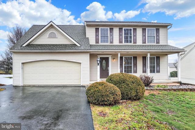 155 AUSTIN DR, Mount Wolf, PA 17347