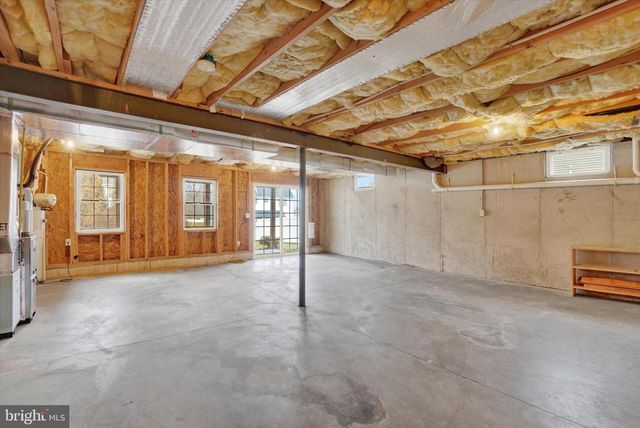 155 AUSTIN DR, Mount Wolf, PA 17347