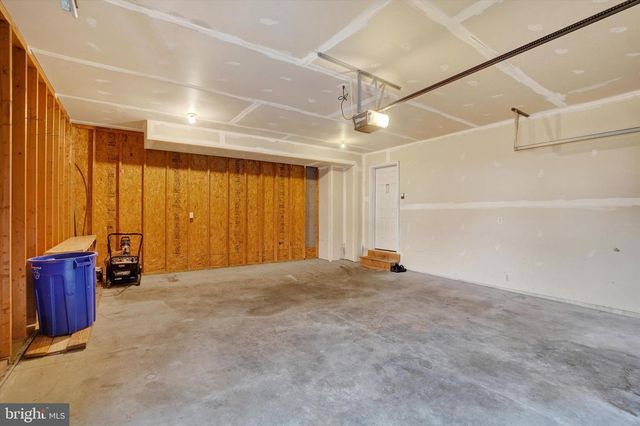 155 AUSTIN DR, Mount Wolf, PA 17347