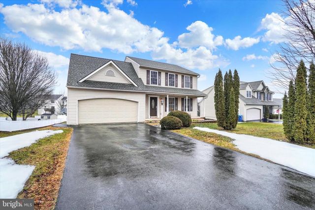 155 AUSTIN DR, Mount Wolf, PA 17347