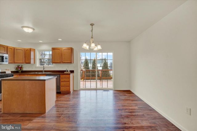 155 AUSTIN DR, Mount Wolf, PA 17347