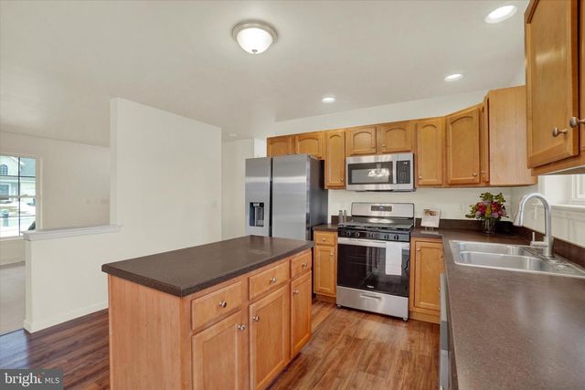 155 AUSTIN DR, Mount Wolf, PA 17347