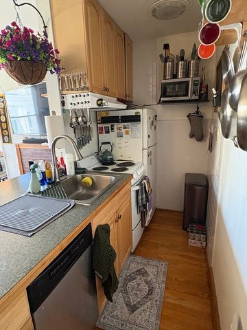 1802 Massachusetts Ave 21, Cambridge, MA 02140