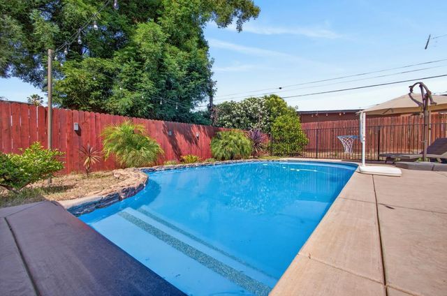 2200 Eastern Ave, Sacramento, CA 95864