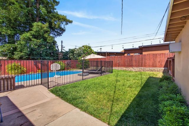 2200 Eastern Ave, Sacramento, CA 95864