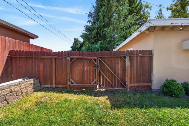 2200 Eastern Ave, Sacramento, CA 95864