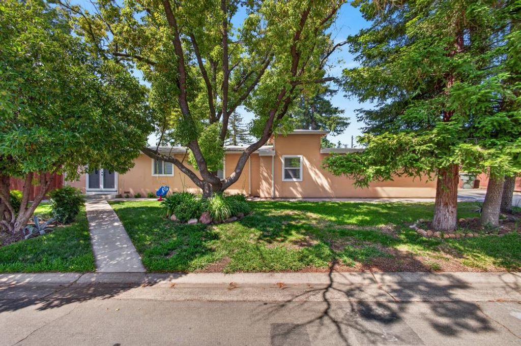 2200 Eastern Ave, Sacramento, CA 95864