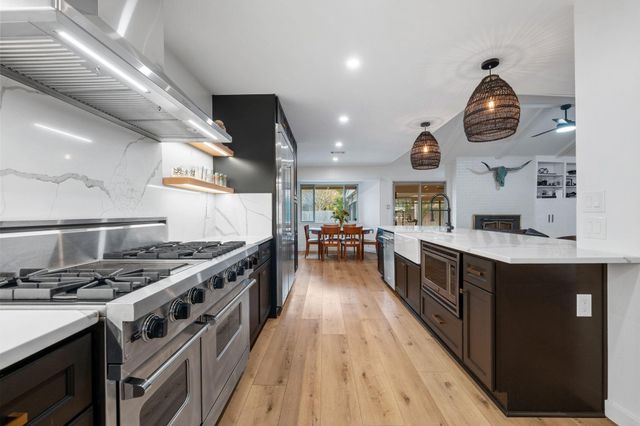 2303 Inverrary CIR, Austin, TX 78747