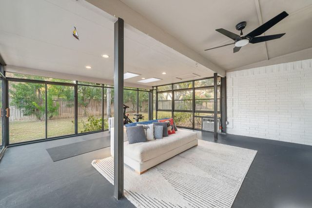 2303 Inverrary CIR, Austin, TX 78747