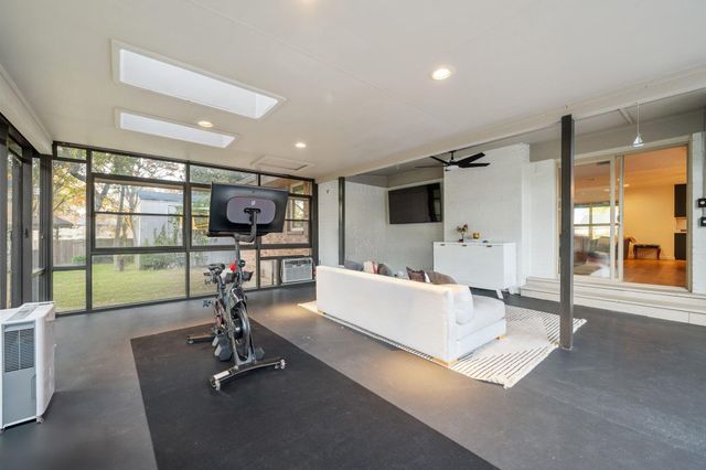 2303 Inverrary CIR, Austin, TX 78747