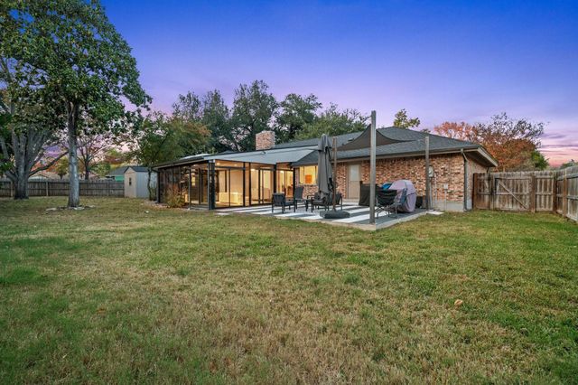 2303 Inverrary CIR, Austin, TX 78747