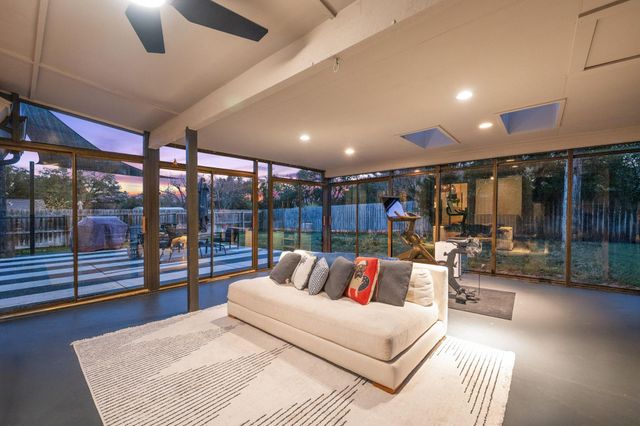 2303 Inverrary CIR, Austin, TX 78747