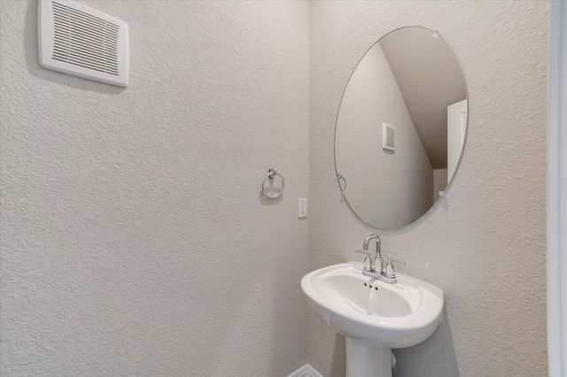 152 Mason Hill LN, Georgetown, TX 78628