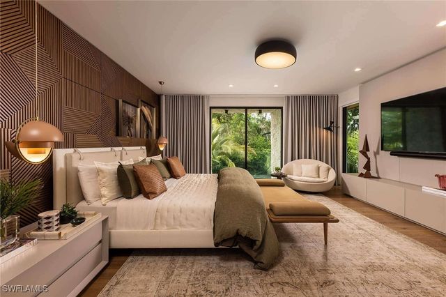 3898 Crayton RD, Naples, FL 34103