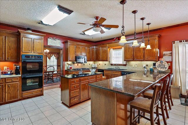 1600 Pine Hill Dr Drive, Raymond, MS 39154