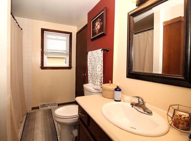 5829 New York AVENUE, Cudahy, WI 53110