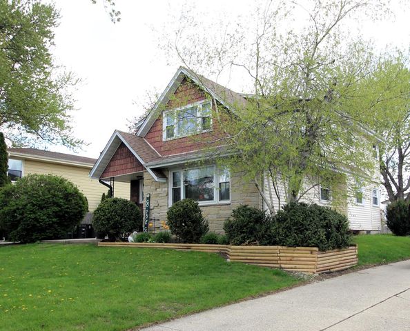 5829 New York AVENUE, Cudahy, WI 53110
