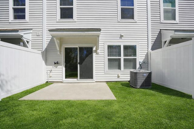 4692 Palm View Circle, North Charleston, SC 29418