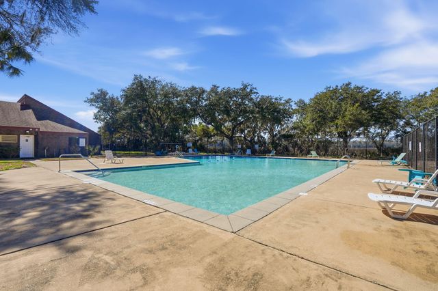 4692 Palm View Circle, North Charleston, SC 29418