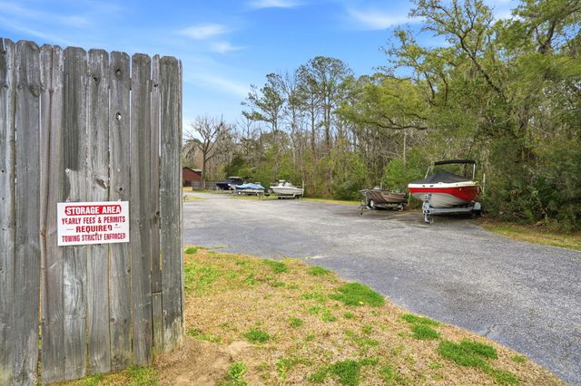 4692 Palm View Circle, North Charleston, SC 29418