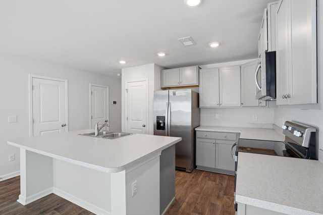 4692 Palm View Circle, North Charleston, SC 29418